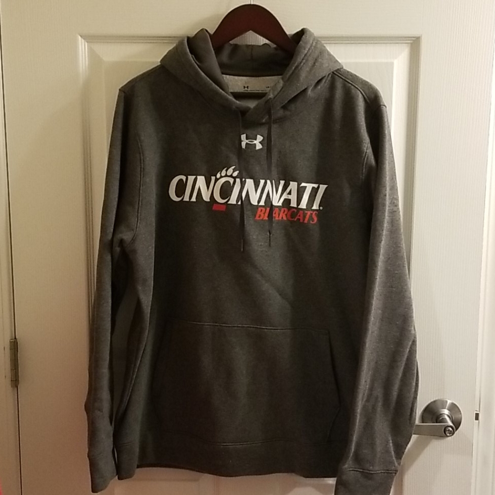 UC Under Armour L Hoodie